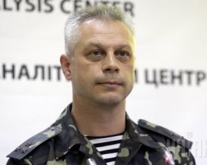 Україна не готова відводити важке озброєння Україна не готова відводити важке озброєння