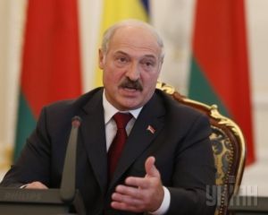 Лукашенко: Спали посменно, выпили несколько ведер кофе Лукашенко: Спали посменно, выпили несколько ведер кофе