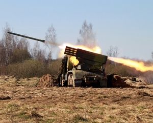Бойовики “Градами” накрили багатоповерхівку