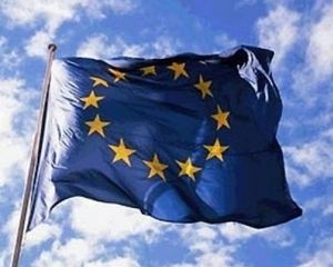 Евросоюз хочет видеть Януковича в Вильнюсе Евросоюз хочет видеть Януковича в Вильнюсе