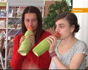 У Вінниці влаштували музичний ансамбль з овочами (відео)