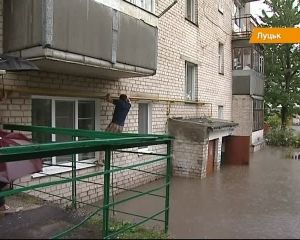 Луцьк усю ніч боровся зі стихією. Місто затопило на 2 метри (відео)