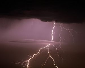 Околиці метро «Лівобережна» у Києві знову підтопило (+відео) Околиці метро «Лівобережна» у Києві знову підтопило (+відео)