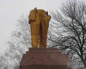 В Сумах решили избавиться от Ленина В Сумах решили избавиться от Ленина