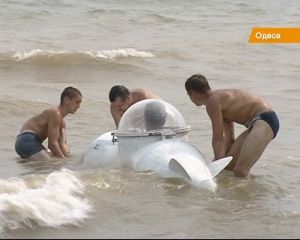 Одеський капітан Немо розсікає Чорне море на саморобному підводному човні Одеський капітан Немо розсікає Чорне море на саморобному підводному човні
