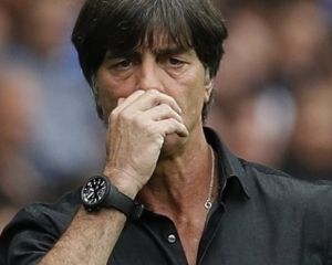 Очередной позор тренера сборной Германии на Евро 2016 (ВИДЕО) Очередной позор тренера сборной Германии на Евро 2016 (ВИДЕО)