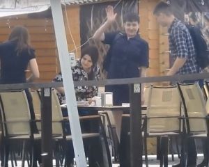 Другий день на свободі: Савченко в сукні відвідала ресторан (ФОТО, ВІДЕО)