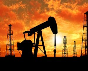 Нефть начала неделю с падения Нефть начала неделю с падения