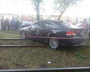 В Одесі п’яна жінка на BMW протаранила 4 авто: постраждали 2 дітей (ФОТО, ВІДЕО) В Одесі п’яна жінка на BMW протаранила 4 авто: постраждали 2 дітей (ФОТО, ВІДЕО)