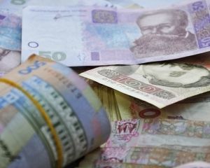 Які зарплати у Порошенка та Яценюка Які зарплати у Порошенка та Яценюка
