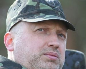 Турчинов рассказал, почему Украина не получит оружие из ЕС и США