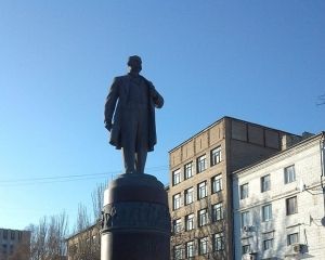 Шевченку в окупованому Донецьку принесли квіти (ФОТО)