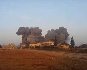 Российская авиация уничтожила жилой квартал в Сирии: десятки погибших (ВИДЕО) Российская авиация уничтожила жилой квартал в Сирии: десятки погибших (ВИДЕО)