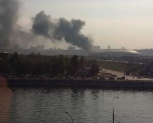 В Москве горит стадион Лужники (ФОТО, ВИДЕО) В Москве горит стадион Лужники (ФОТО, ВИДЕО)