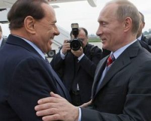 Путин летит в Крым с Берлускони – СМИ (ФОТО) Путин летит в Крым с Берлускони – СМИ (ФОТО)