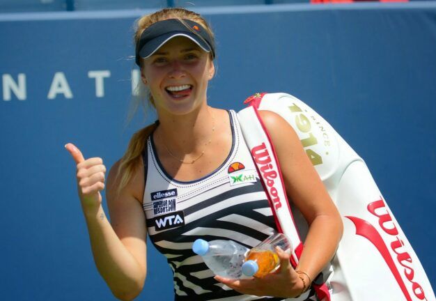 Свитолина громит Веснину и выходит в полуфинал итогового турнира WTA