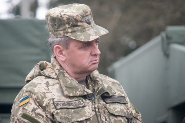 Муженко дав завдання військкоматам через три загрози