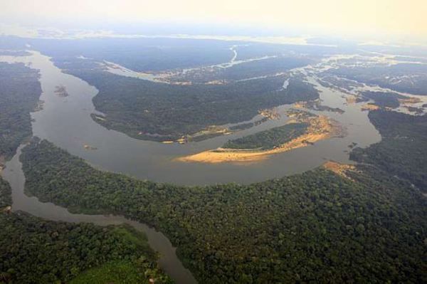 У Бразилії корабель із 70 пасажирами пішов на дно Бразилія