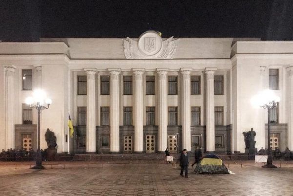Протесты в Киеве: в правительственном квартале пусто протесты в киеве