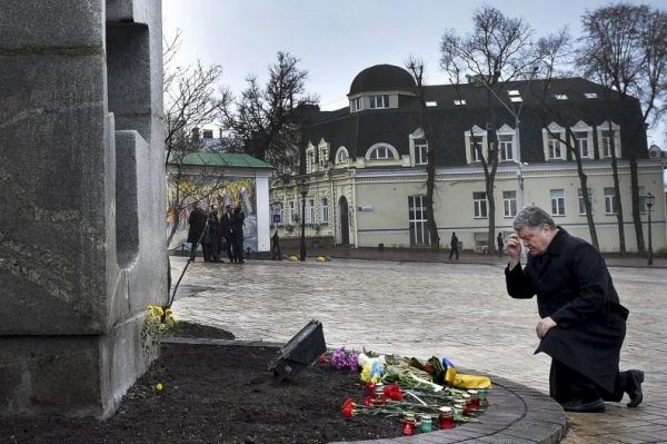 Украина помнит! Порошенко почтил память жертв Голодомора порошенко