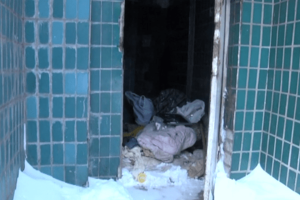 Почти голый и покусанный крысами: в Днипре нашли тело дворника Дніпро двірник