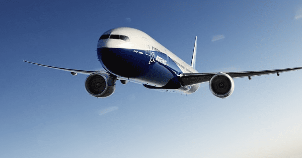 У небі над Гаваями у Boeing 777 почав розпадатися двигун