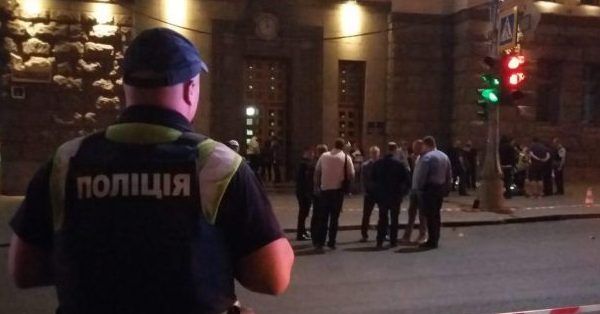 Стрілянина біля будівлі міськради у Харкові: загинув поліцейський і стрілок