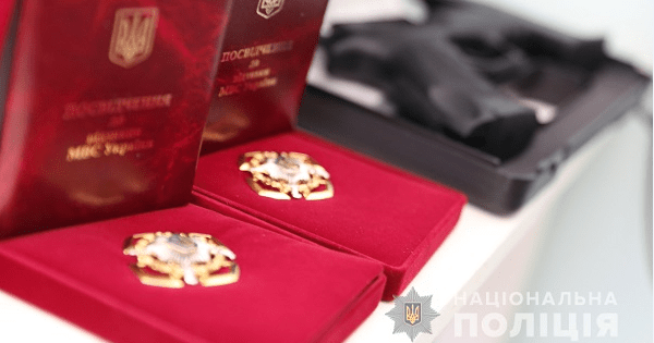 У Львові поліцейський затримав графітчика і отримав у нагороду квартиру У Львові поліцейський затримав графітчика і отримав у нагороду квартиру