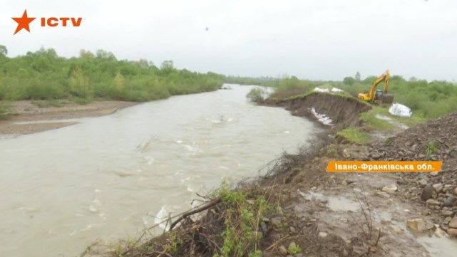 На Івано-Франківщині загроза прориву дамби