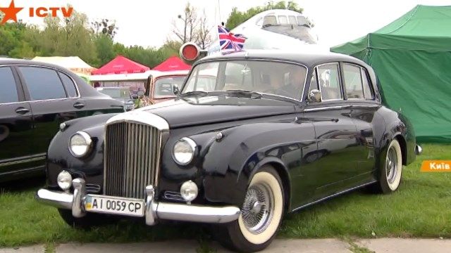 Old Car Land: выставка ретро-автомобилей в Киеве