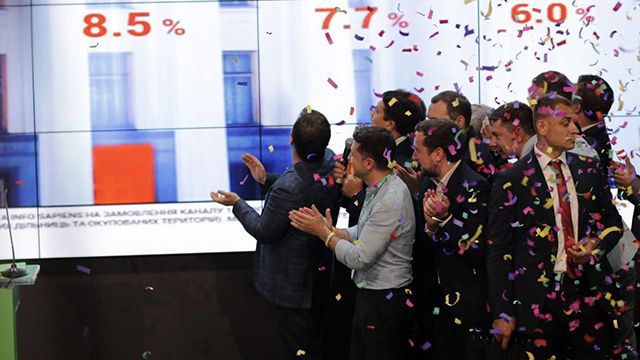 Чим відомі мажоритарники Слуги народу у Києві Слуга народа выборы 2019