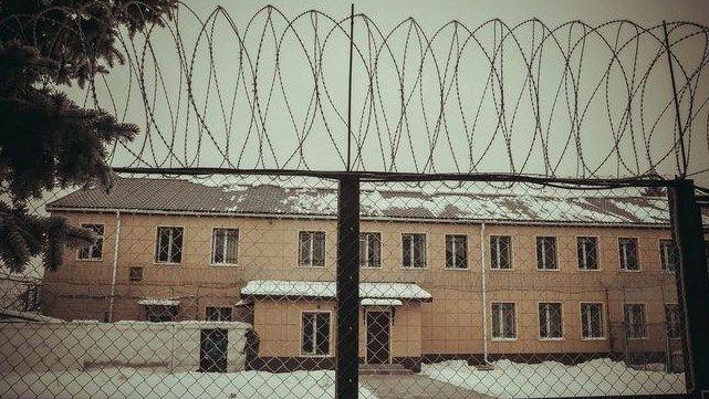 Тунелі, гелікоптери і підкупи: найгучніші втечі з в’язниць України та світу Тунелі, гелікоптери і підкупи: найгучніші втечі з в’язниць України та світу