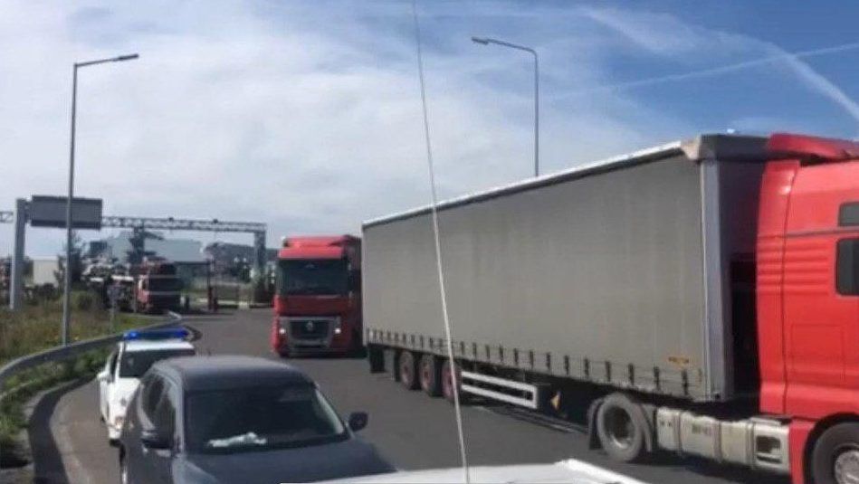 На Львовщине дальнобойщики заблокировали границу Страйк далекобійників