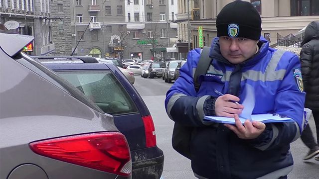 Не платить без паркомата. В Харькове протестовали против махинаций с парковками