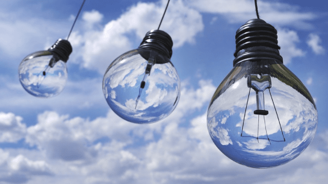 Привітання з Днем енергетика в листівках