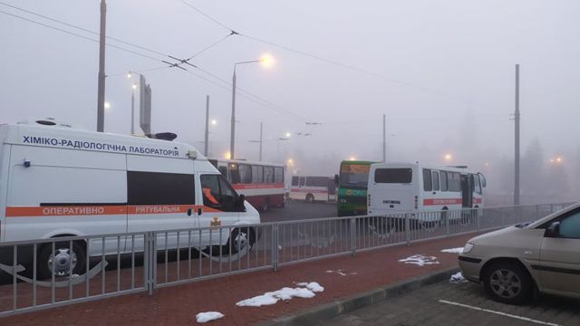 Эвакуация украинцев из Китая: в аэропорт Харьков прибыли бригады скорой евакуація українців з уханя