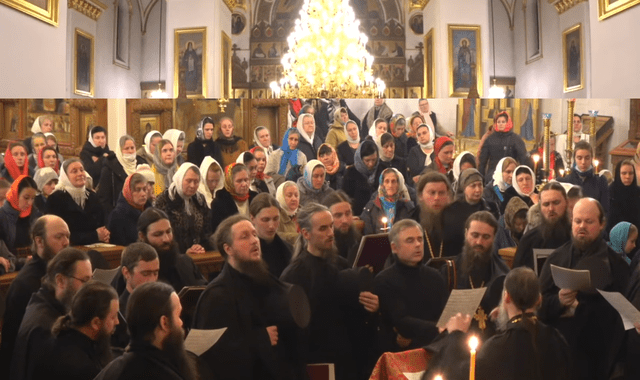 Святогірська лавра проігнорувала карантин. Під церквою зібрався натовп Святогірська лавра проігнорувала карантин