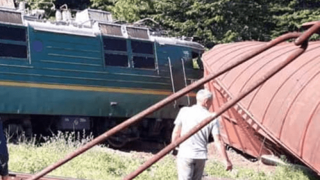 Вантажний потяг зійшов з рейок в Кіровоградській області