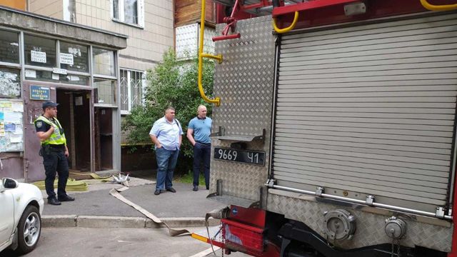 У Києві через витік газу евакуювали багатоповерхівку Фото 2 Витік газу у Києві: евакуювали багатоповерхівку Фото 2