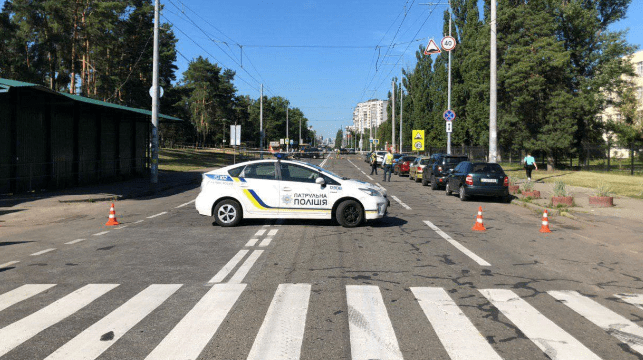 Молоко та яйця замість вибухівки: на Кіото у Києві відновили рух На Кіото обмежили рух – шукають вибухівку