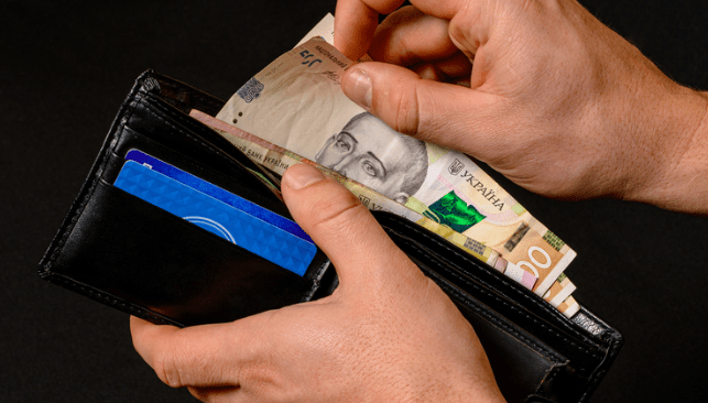 Во Львове мужчина предлагал подростку 500 грн за интим. Юноша вызвал копов У Львові чоловік пропонував підлітку 500 грн за інтим