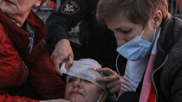 Милиция жестко задерживает участников протеста в Минске — есть раненые Протести у Білорусі: міліція жорстко затримує учасників