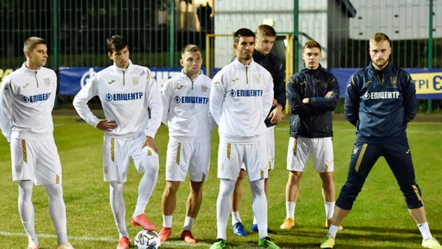 Україна — Іспанія: прогноз букмекерів на матч Ліги націй УЄФА Сборная Украины тренировка