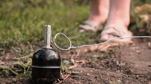 Растяжка с гранатой как месть: в Донецкой области женщина хотела подорвать соседку