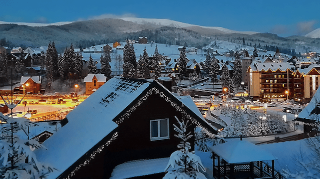 Во Львове, в поезде или под елкой: топ идей, как отметить Новый год на карантине Фото 2 Як відсвяткувати Новий рік 2021 на карантині — найкращі ідеї Фото 2