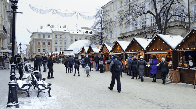 Во Львове, в поезде или под елкой: топ идей, как отметить Новый год на карантине Фото 1 Як відсвяткувати Новий рік 2021 на карантині — найкращі ідеї Фото 1