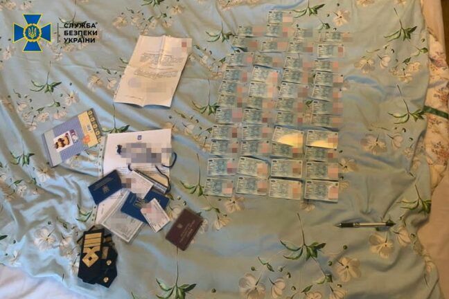 Отримували мільйон щомісяця: у Держслужбі морського транспорту системно вимагали хабарі