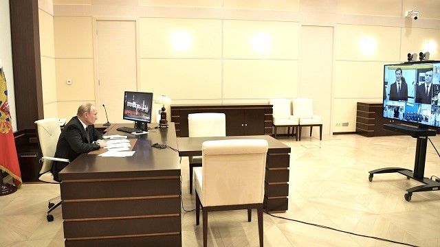 Путіна ховають у Сочі, побудувавши йому копію кабінету в Ново-Огарьово – ЗМІ Путіна ховають у Сочі, побудувавши йому копію кабінету в Ново-Огарьово – ЗМІ