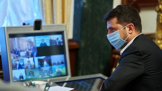 Спад захворюваності та виплати бізнесу: що обговорювали на нараді Зеленського Спад захворюваності та виплати бізнесу: що обговорювали на нараді Зеленського