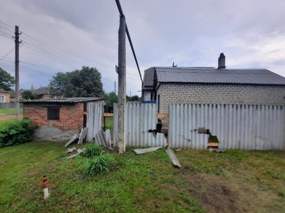 Обстріли на Донбасі в смт. Північне
